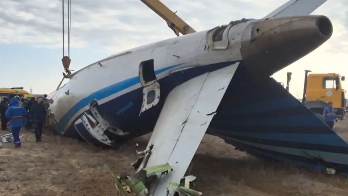 अजरबैजान एयरलाइंस का विमान हुआ क्रैश